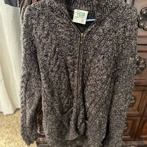 100% Wool 
Women's Brown Knit Sweater